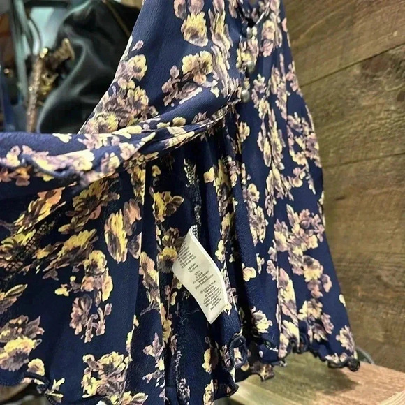 Free People Flowing Floral Tank Top – Open Back – Size M – Navy Blue - Picture 8 of 13